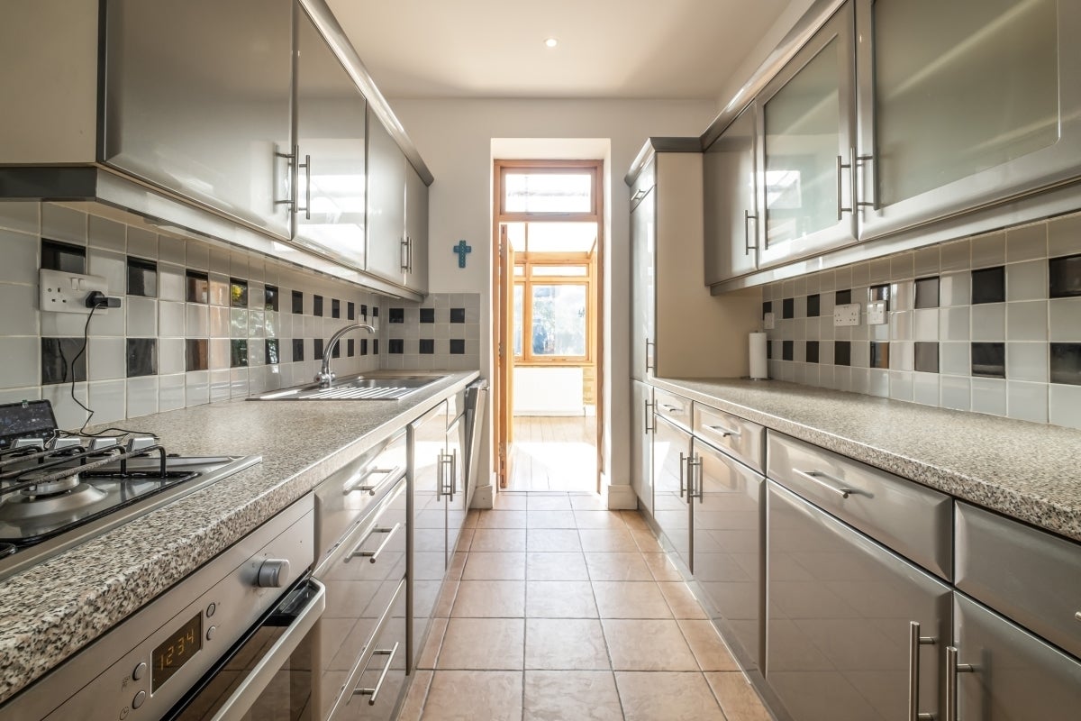 Flat Greencroft Gardens in Greater London