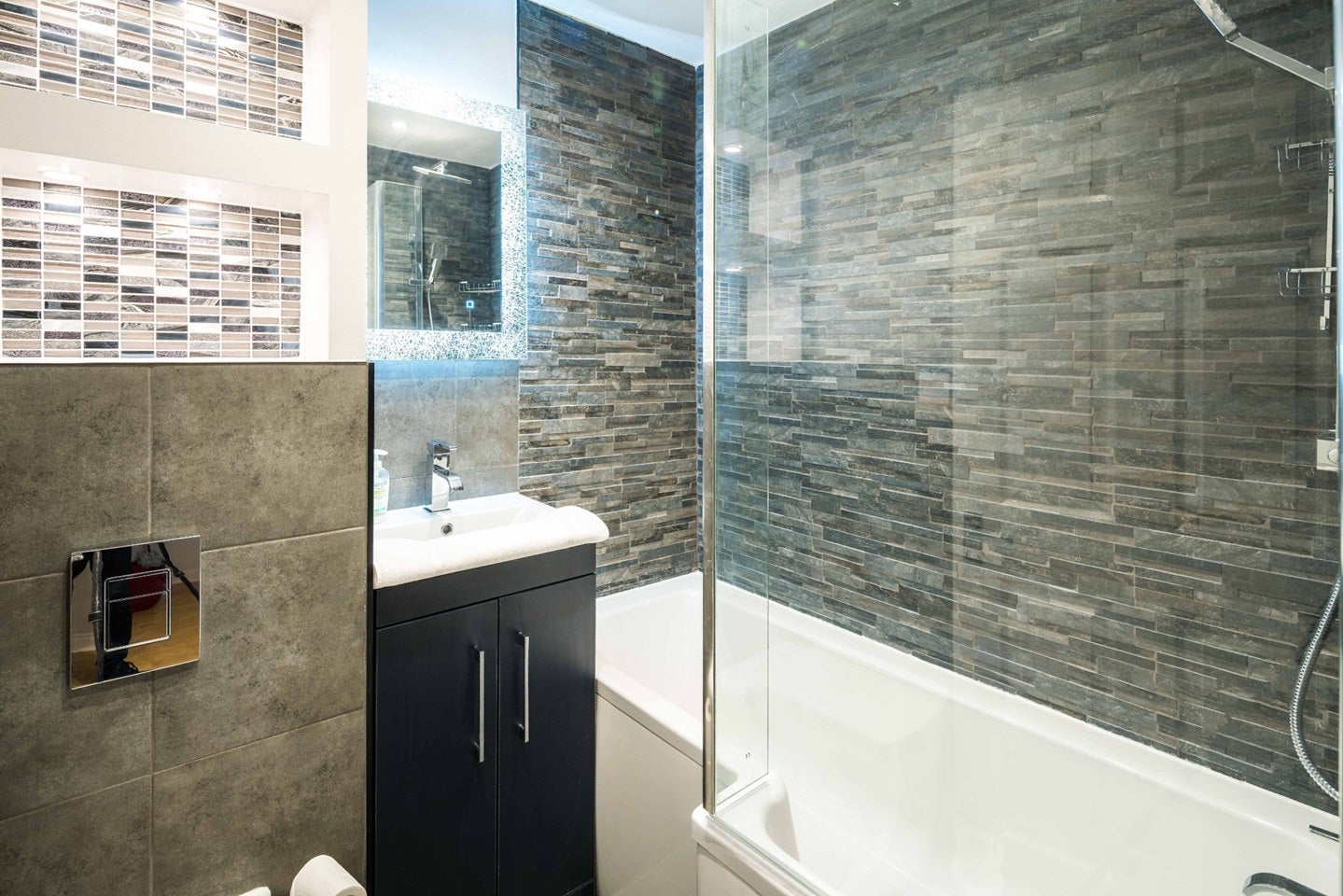Flat Cleveland Grove in Greater London