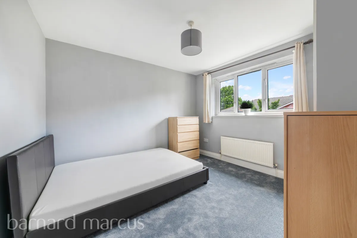 Flat Acacia Close in Greater London