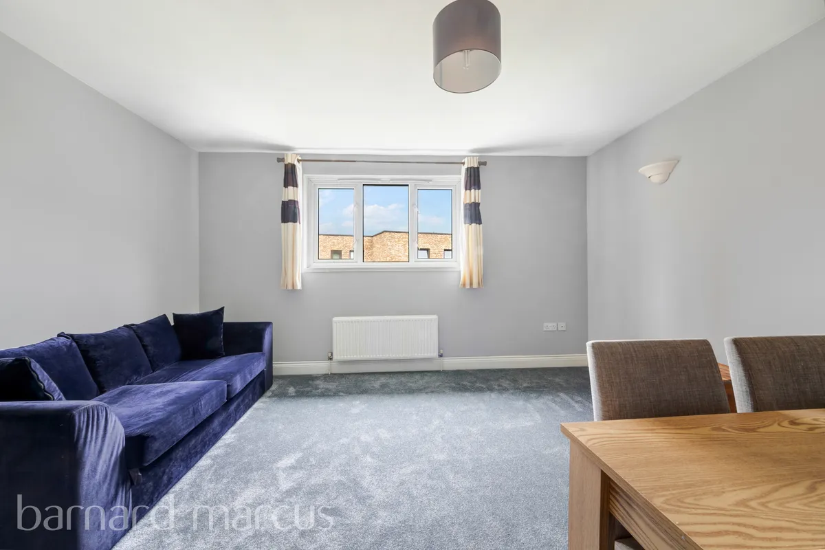 Flat Acacia Close in Greater London