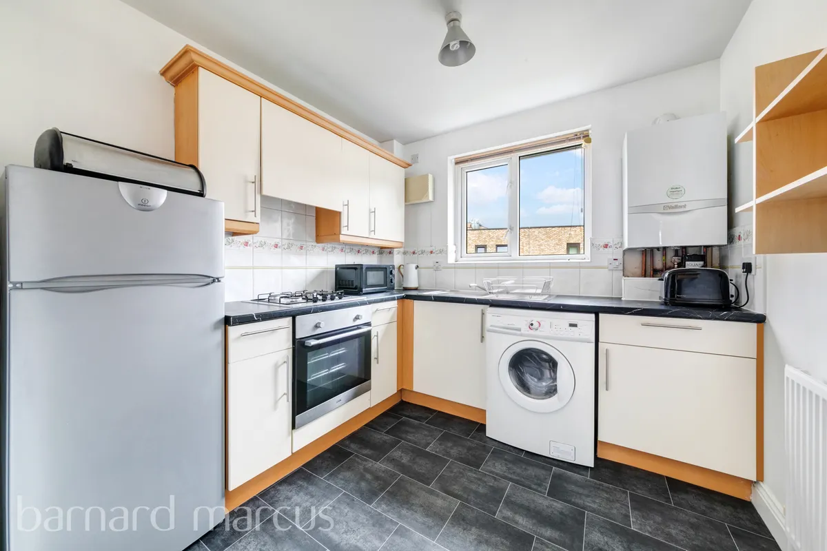Flat Acacia Close in Greater London