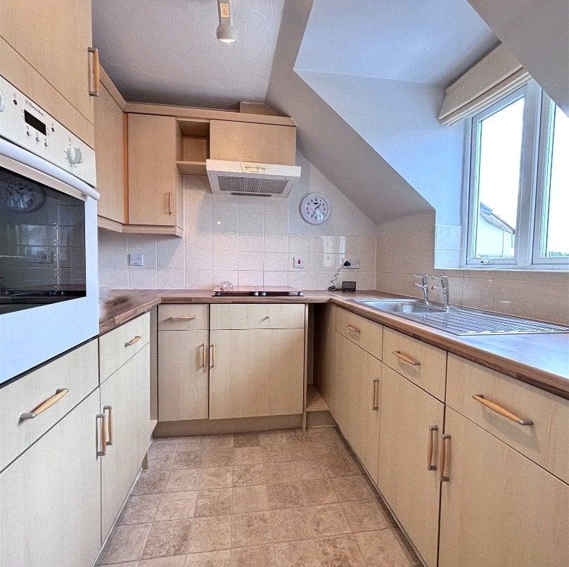 Flat Victoria Road in Rushmoor