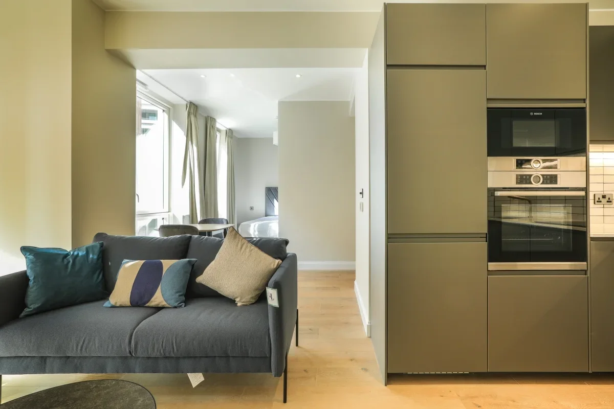 Flat Copperworks Wharf in Greater London