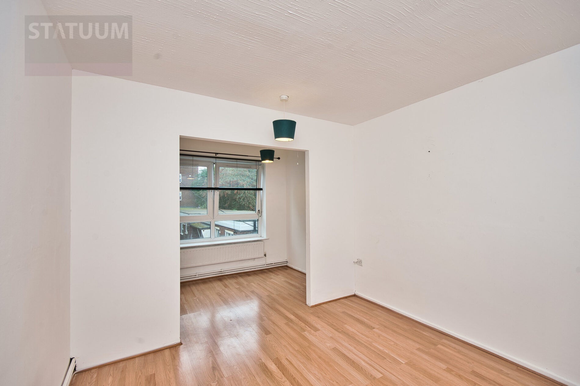 Flat Blake Avenue in Greater London