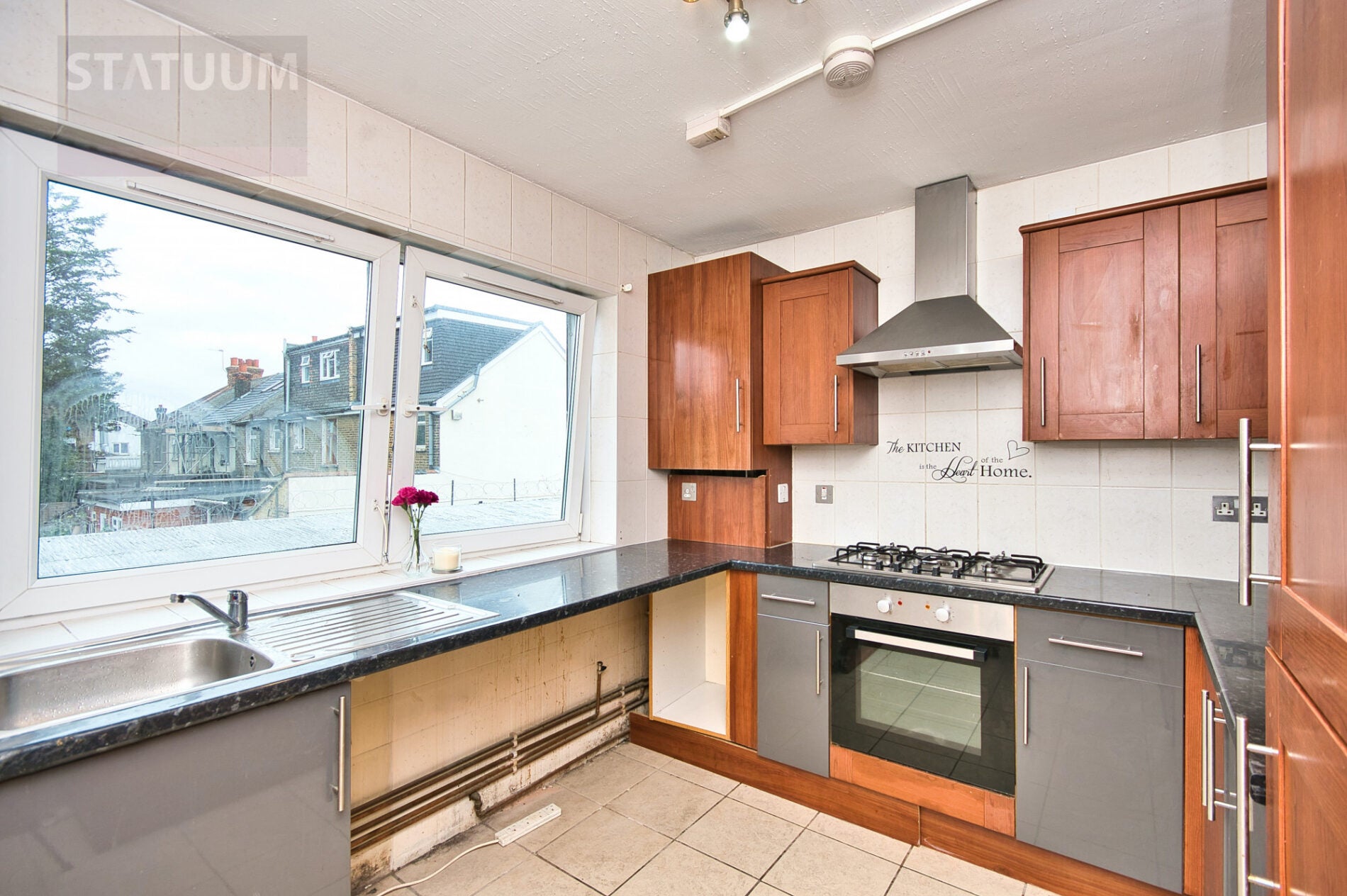 Flat Blake Avenue in Greater London