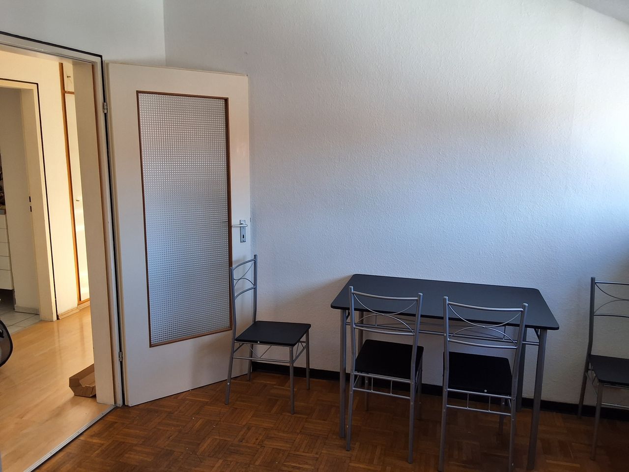 Zimmer Bergstraße in Stuttgart