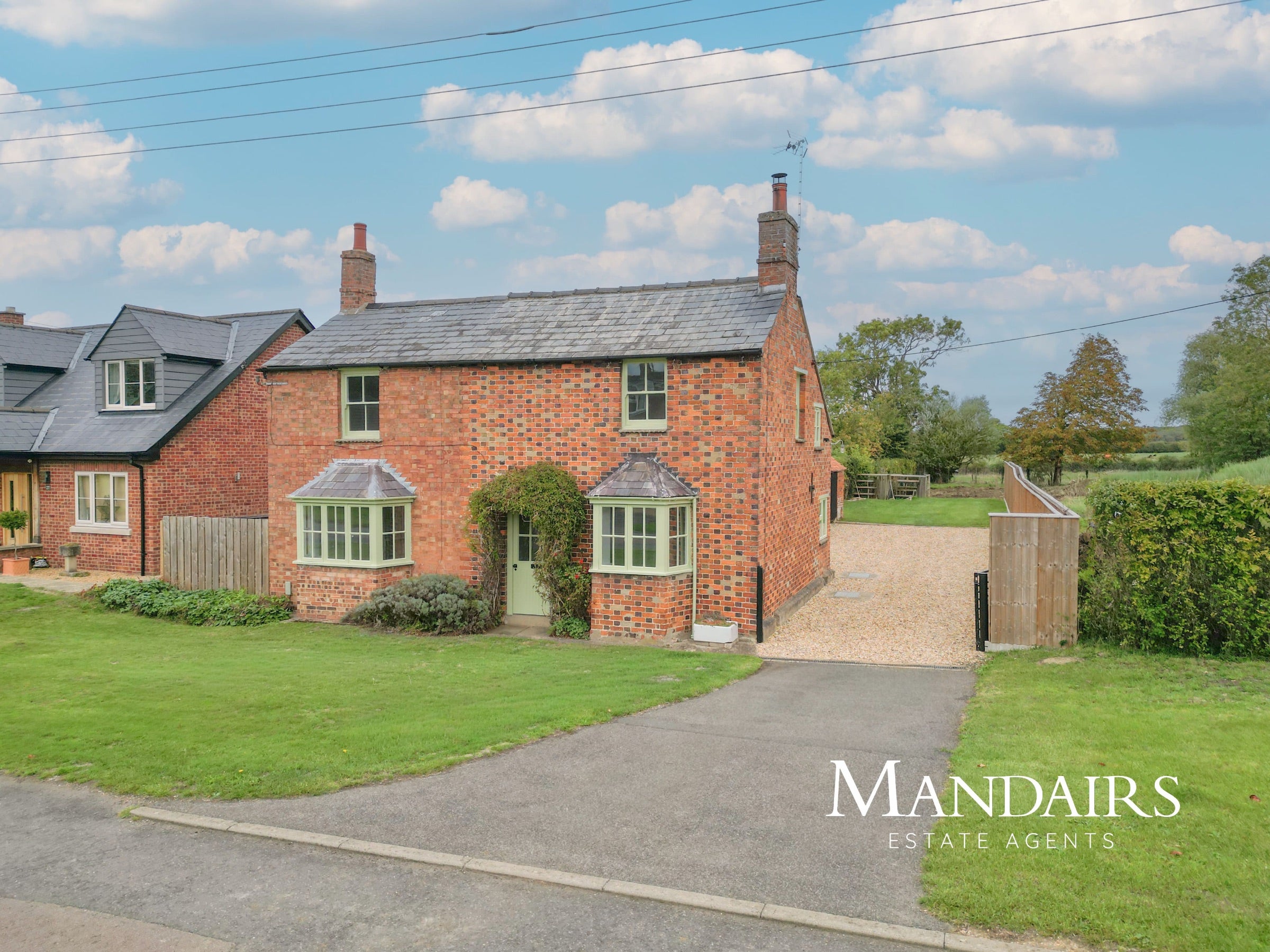 House Big Green in Warmington