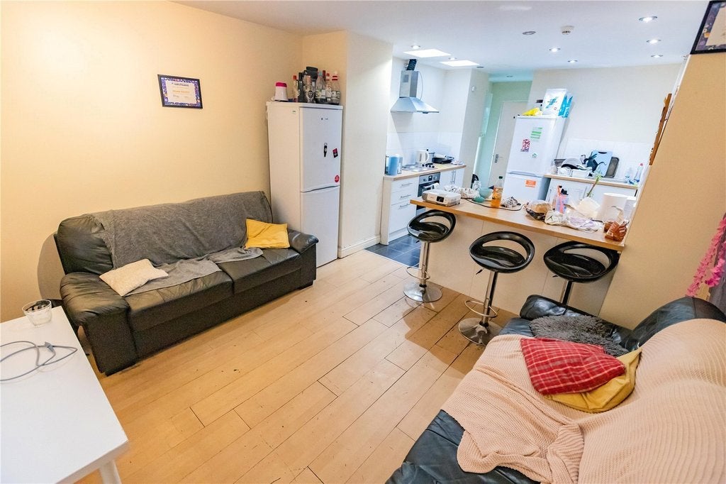 Flat Heeley Road in Birmingham