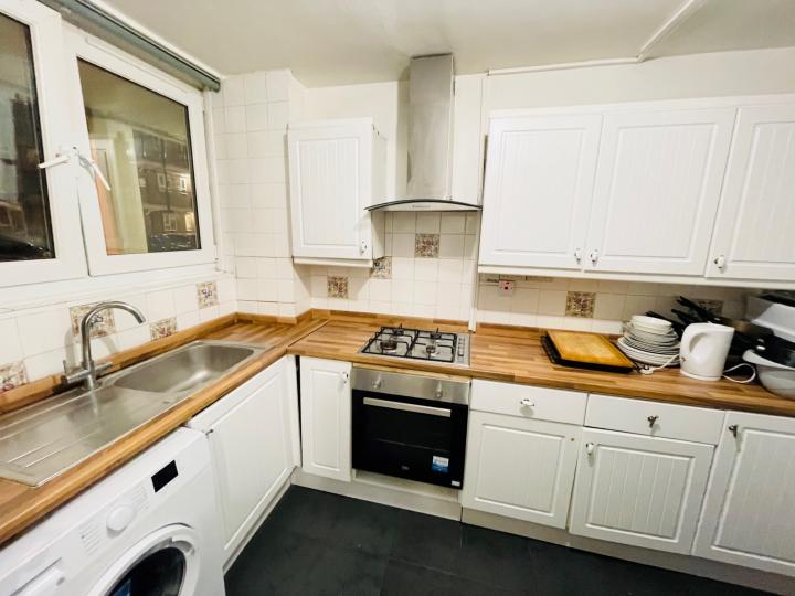 Flat Devons Road in Greater London