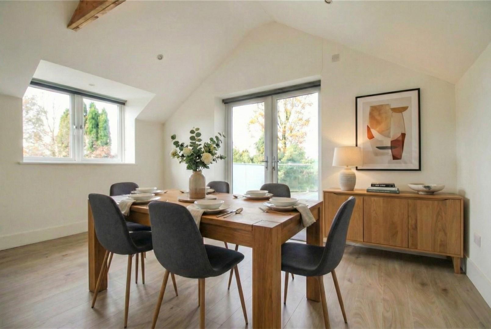 Flat Lymm Road in Little Bollington