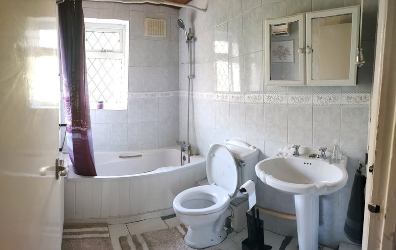 Room Reed Close in Greater London