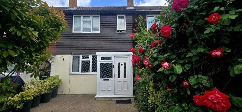 Room Reed Close in Greater London