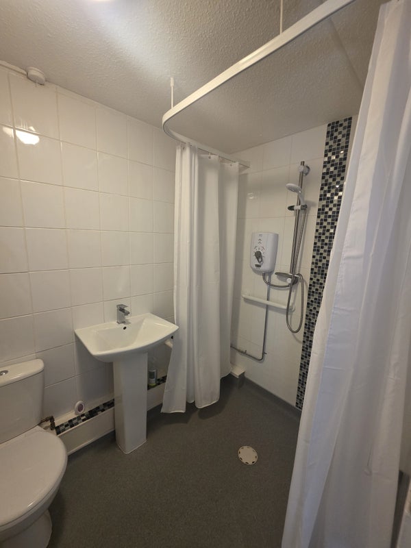 Room Amsterdam Road in Sunderland