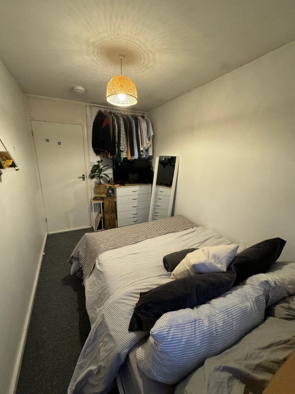 Room Glengall Grove in Greater London