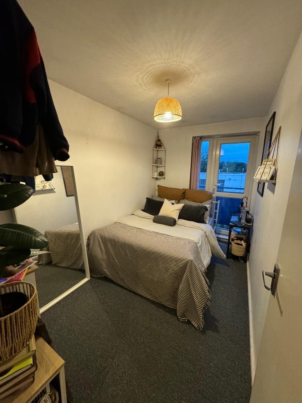 Room Glengall Grove in Greater London