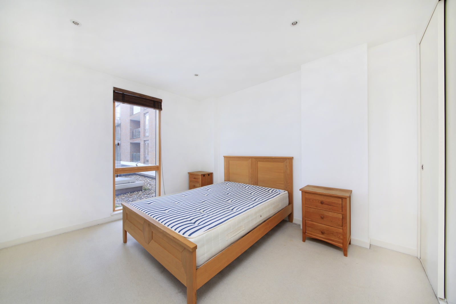 Flat Grafton Square in Greater London