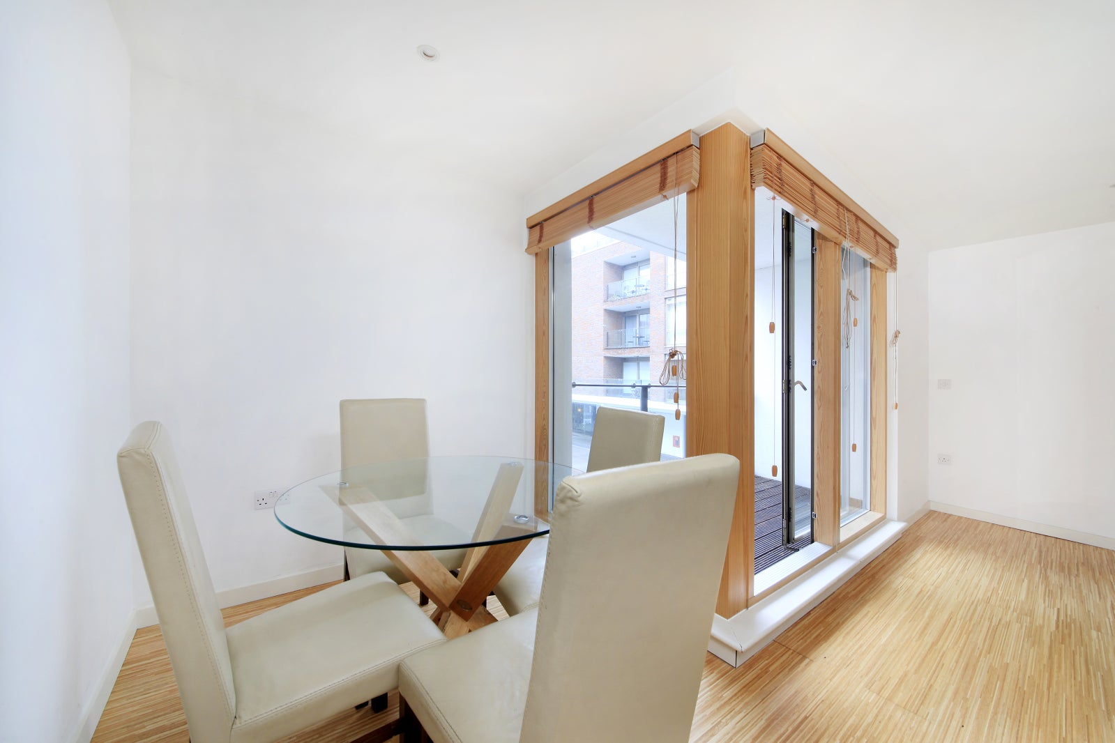 Flat Grafton Square in Greater London