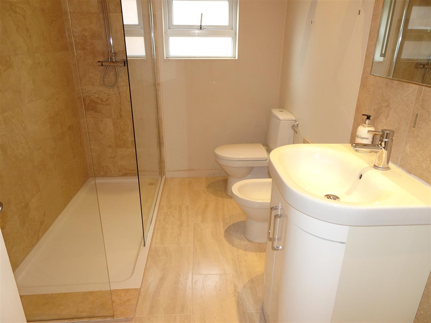 Flat Welholme Road in Grimsby