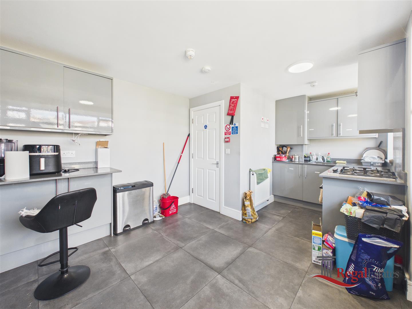 Room Waltham Drive in Greater London