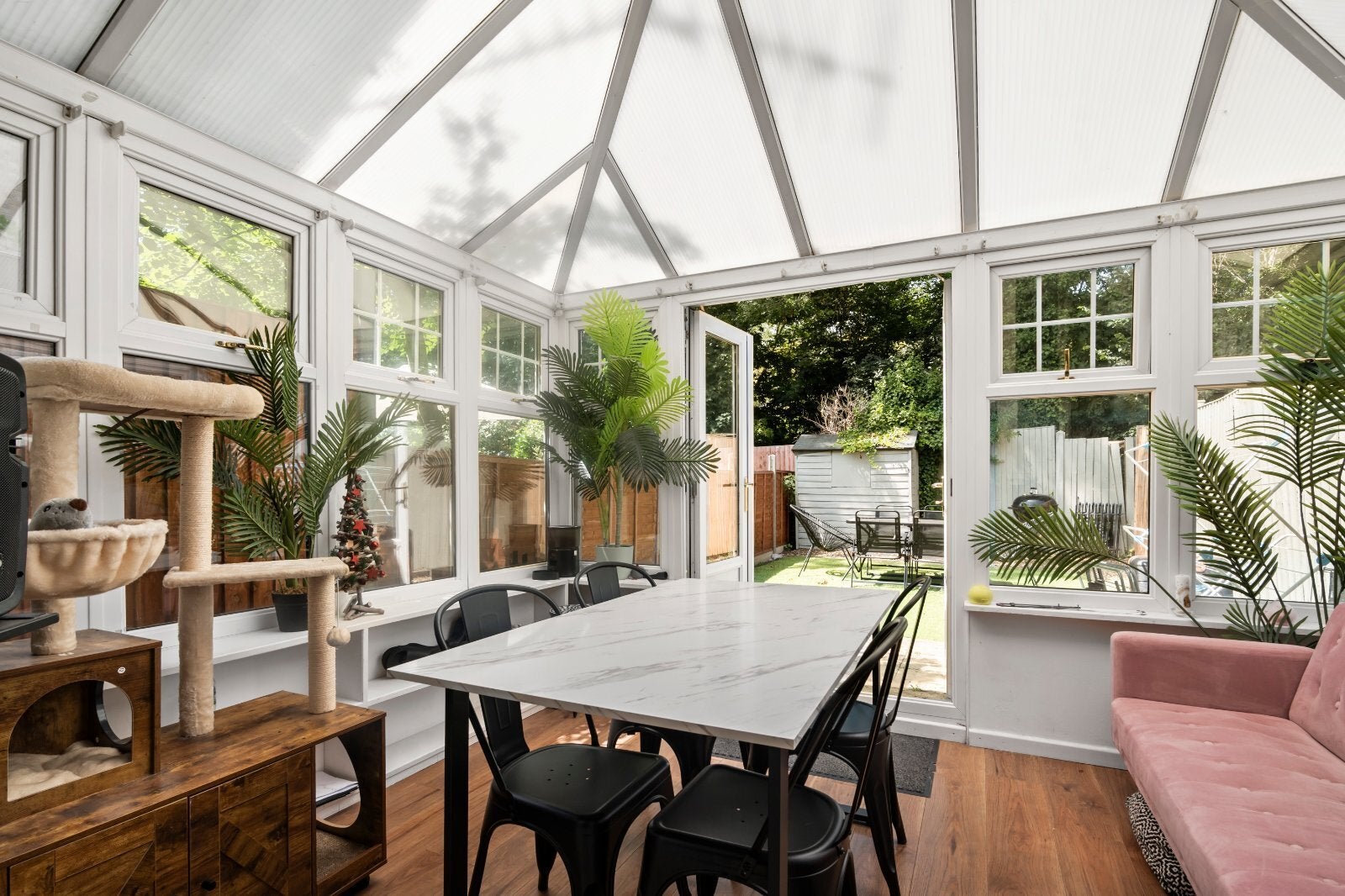 House Shalbourne Square in Greater London