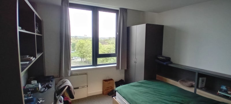 Room St James Road in Glasgow