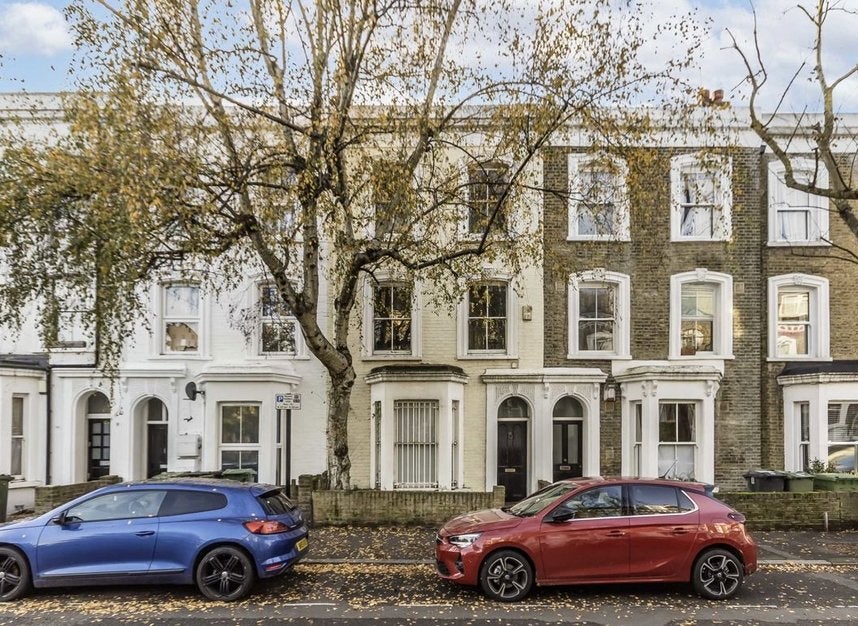 House Dalyell Road in Greater London