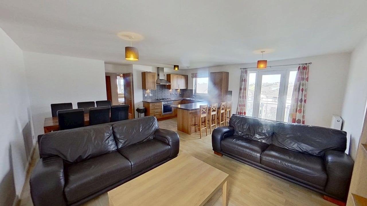Flat Netherton Gardens in Glasgow