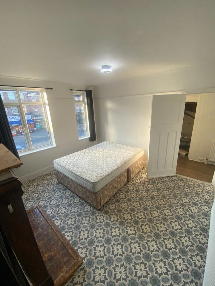 Flat Briarwood Drive in Greater London