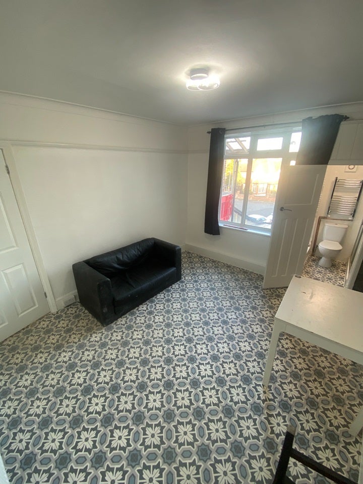 Flat Briarwood Drive in Greater London