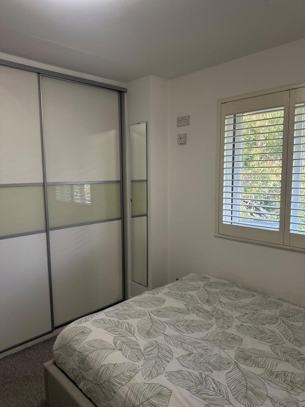 Room Bunning Way in Greater London