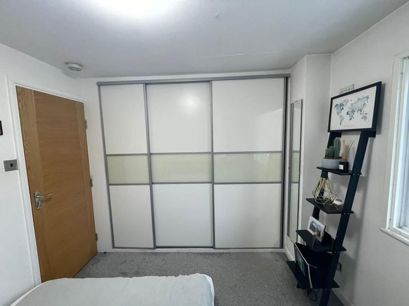 Room Bunning Way in Greater London