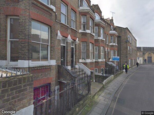 Flat Belvedere Buildings in Greater London