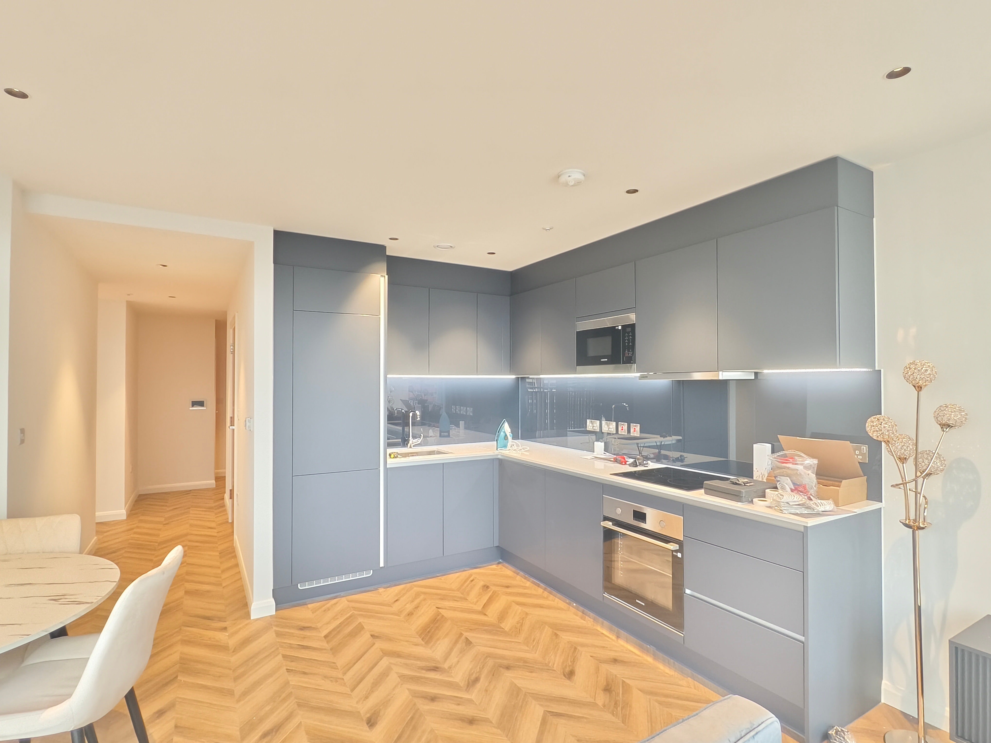 Flat Manor Road in Greater London