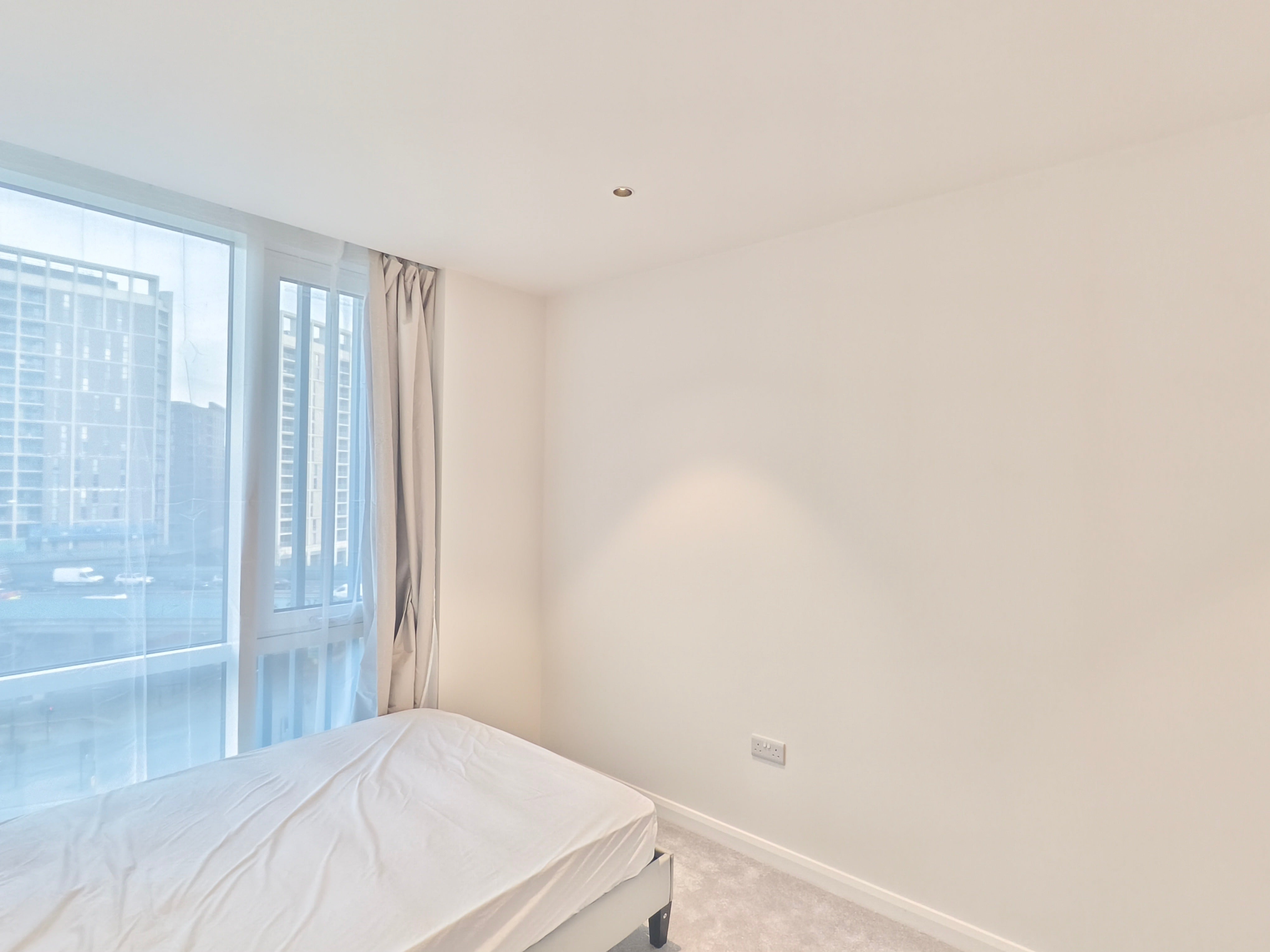 Flat Manor Road in Greater London