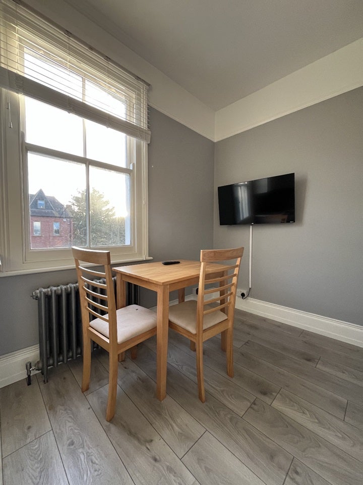 Room Cranley Road in Southend-on-Sea