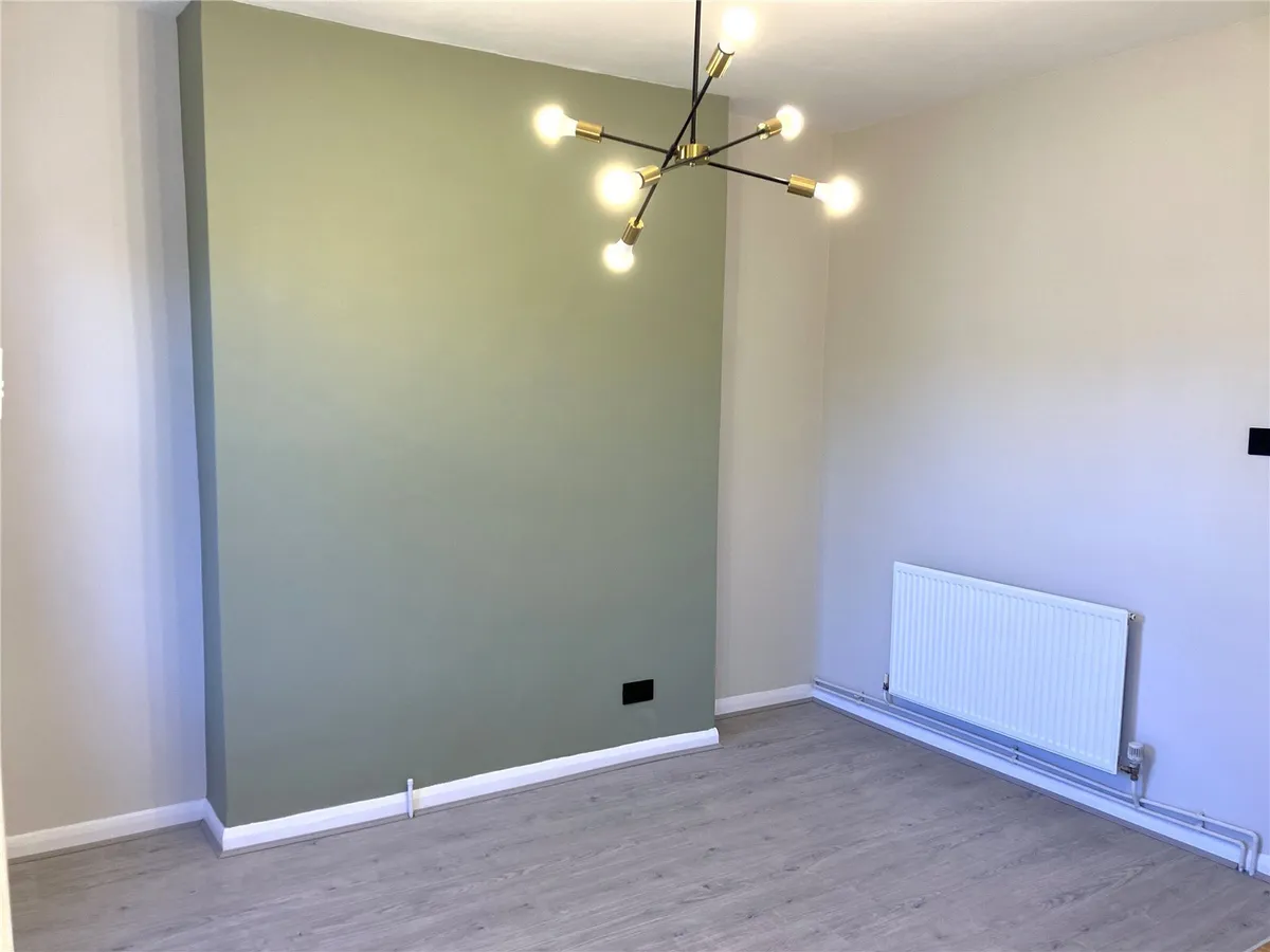 Flat Sterndale Road in Greater London