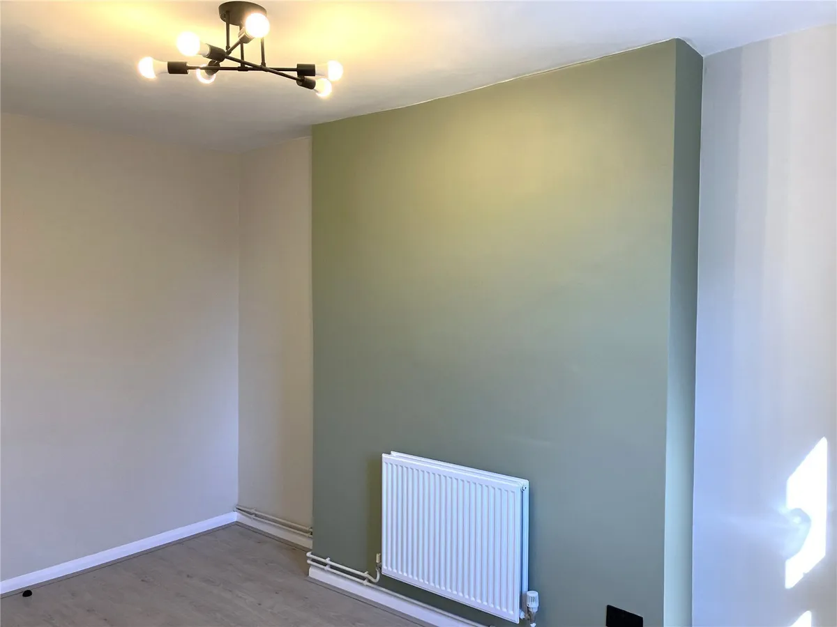 Flat Sterndale Road in Greater London