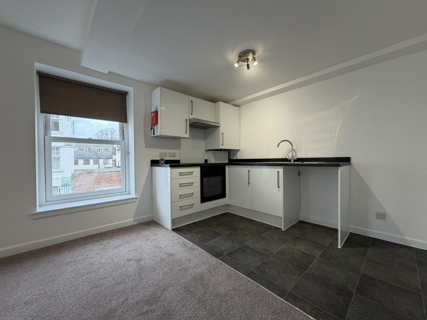 Flat West Street in Exeter