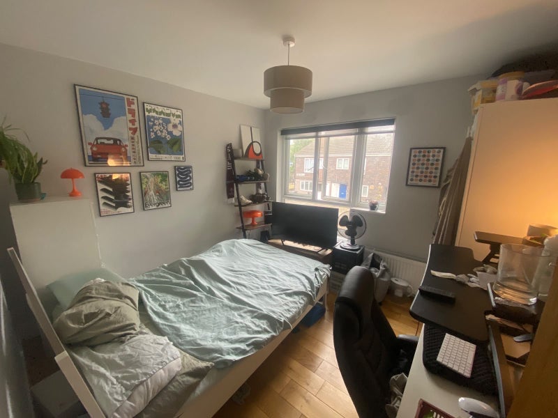 Room Godwin Close in Greater London