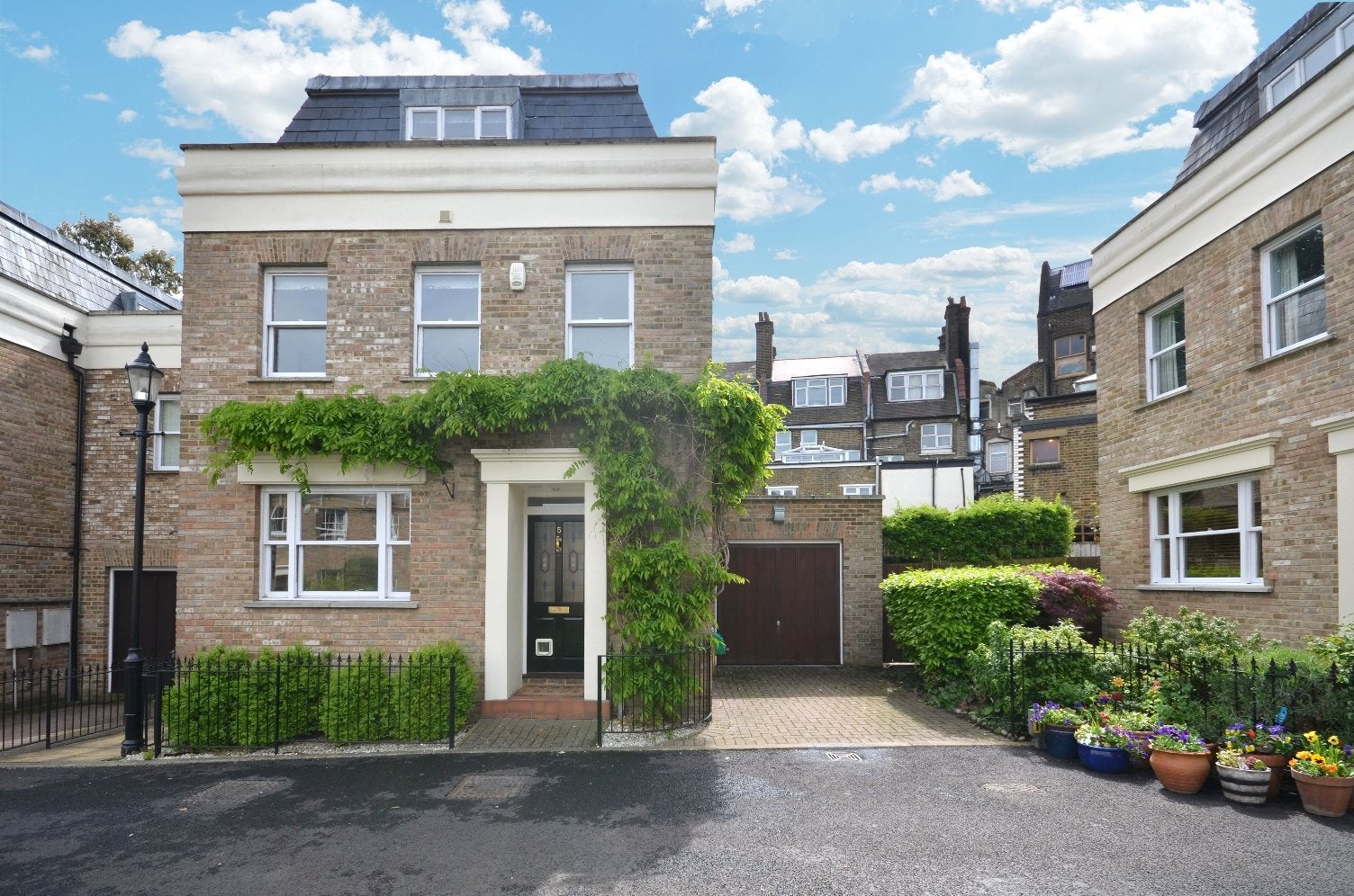 House Plumbridge Street in Greater London