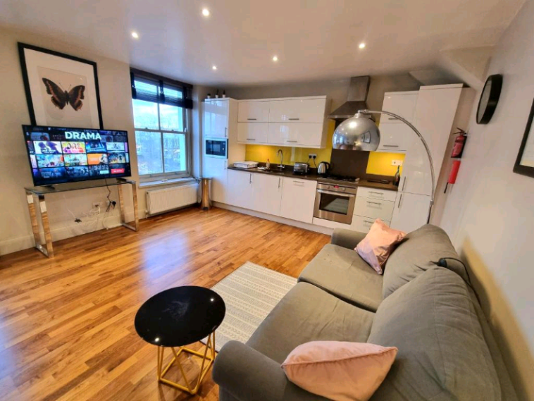 Flat Ivegate in Bradford