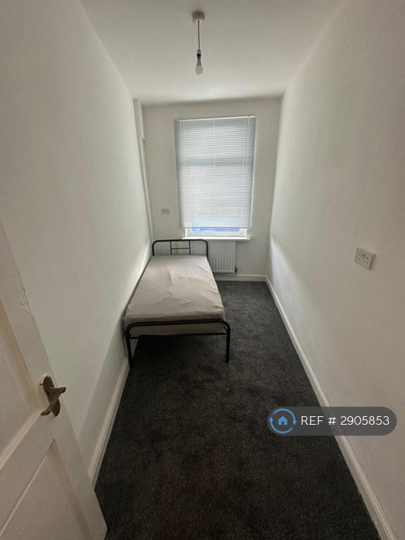 Room Elder Grove in Wakefield