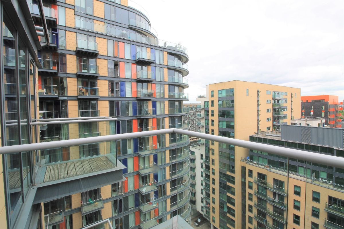 Flat Millharbour in Greater London
