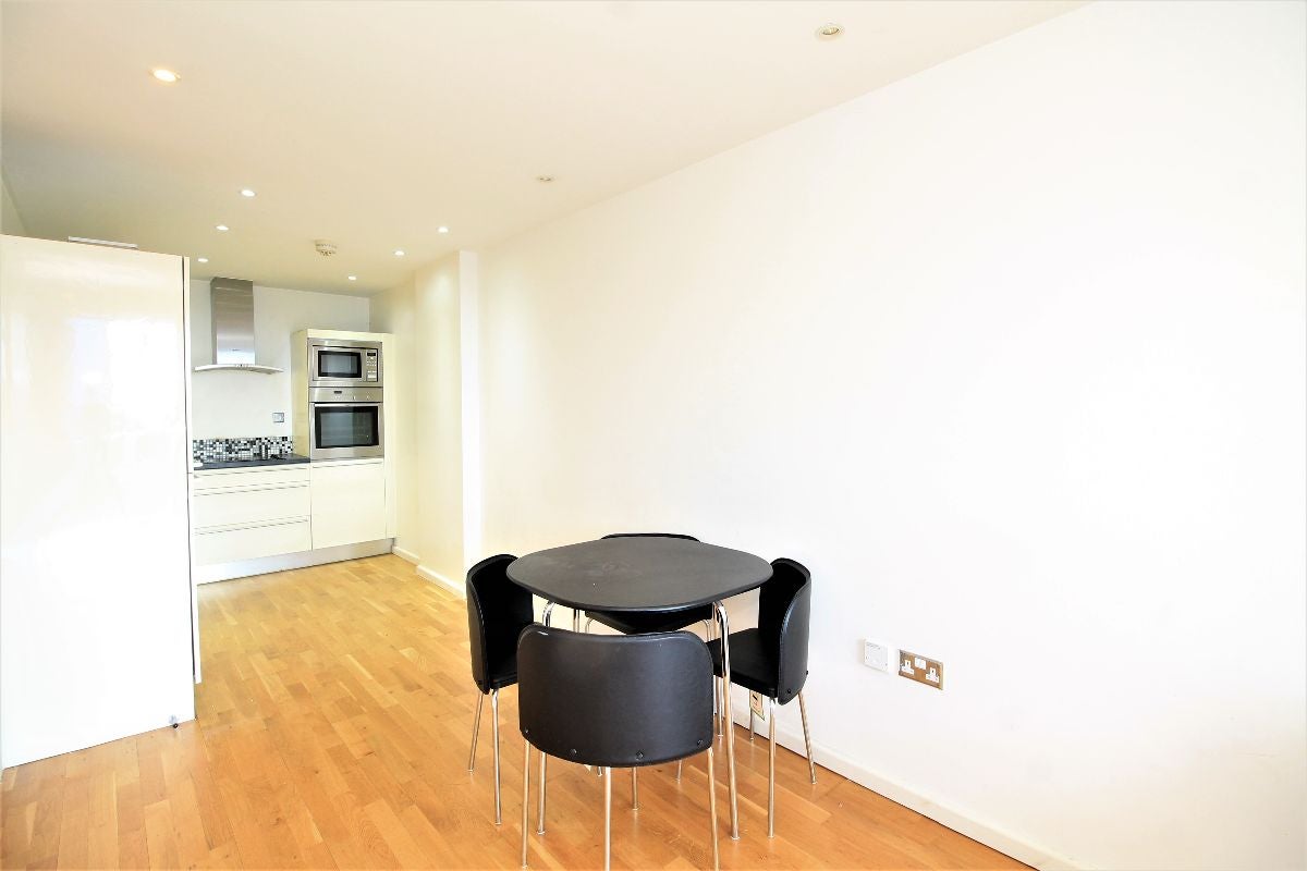 Flat Millharbour in Greater London