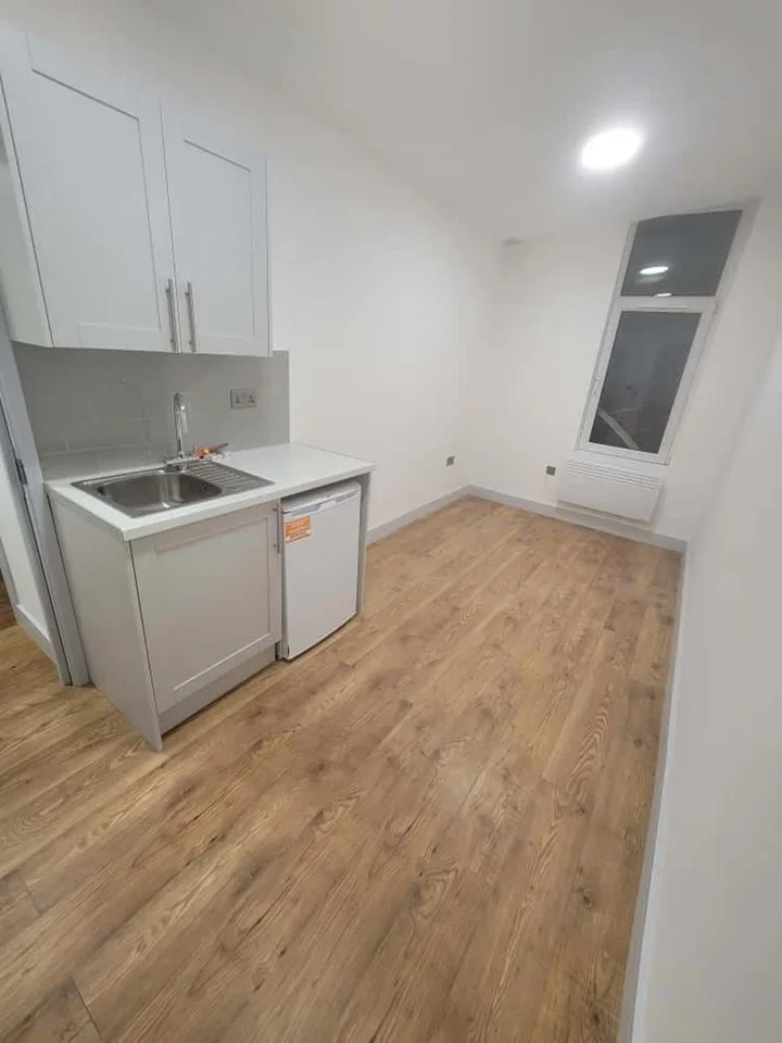 Room Surbiton Road in Greater London