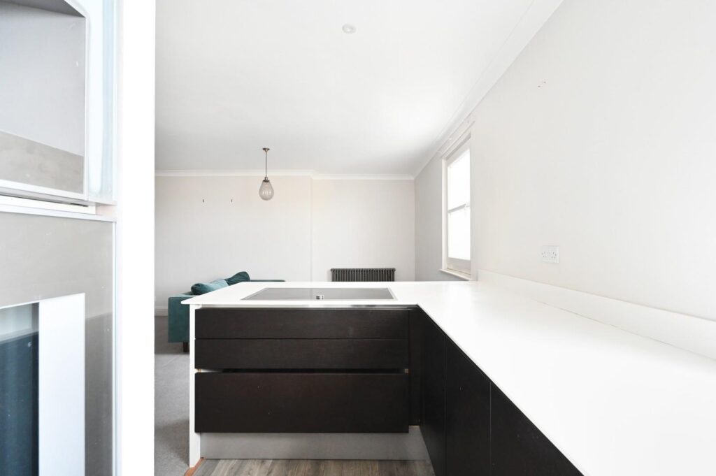 Flat Adelaide Crescent in Hove