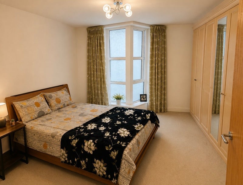 Room Cunningham Avenue in Greater London