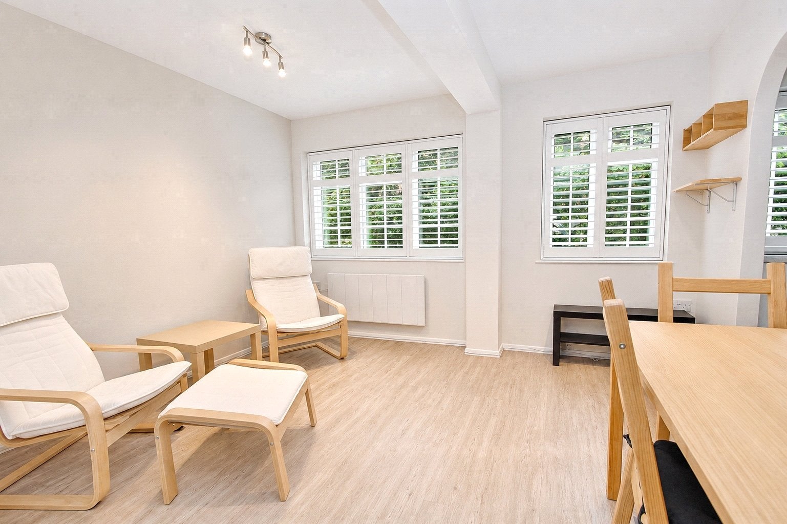 Room Mount Hermon Road in Woking