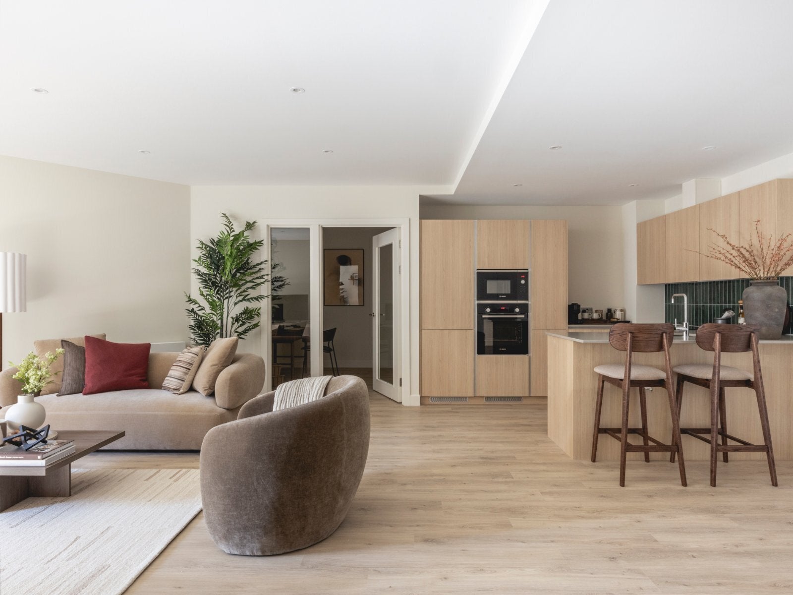 Flat Drummond Road in Greater London