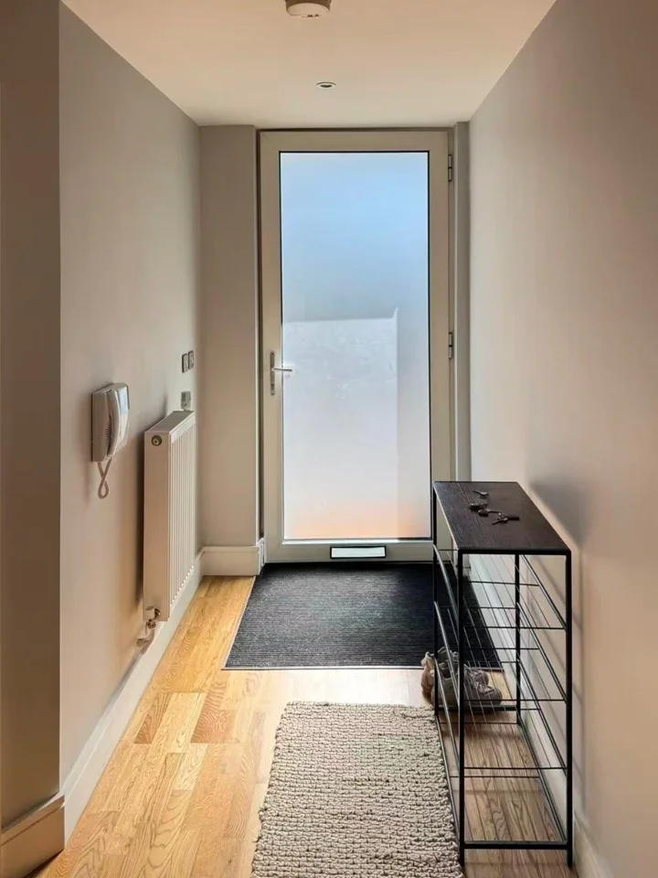 Flat Dowells Street in Greater London